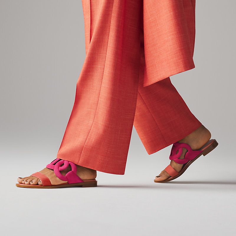 新作!象徴的なシェーヌダンクルモチーフHermesJulie サンダル サンダル 《ラグーヌ》 | Hermès - エルメス-公式サイト